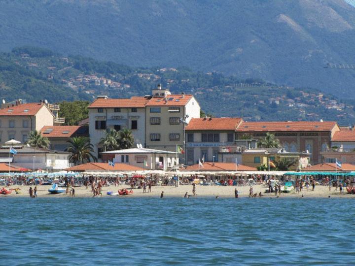 Hotel Pardini Viareggio Exterior photo